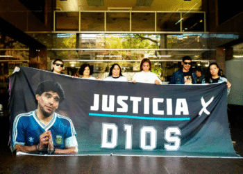 Juicio por la muerte de Maradona se postergó para el 14 de abril tras nuevos cambios