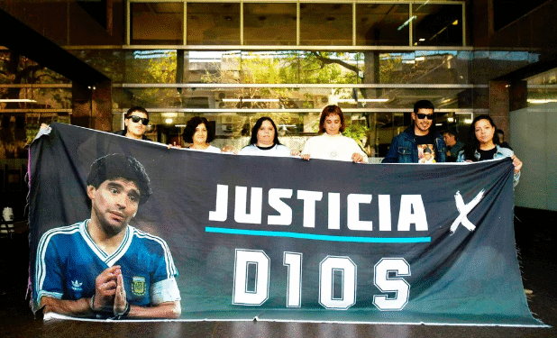Juicio por la muerte de Maradona se postergó para el 14 de abril tras nuevos cambios