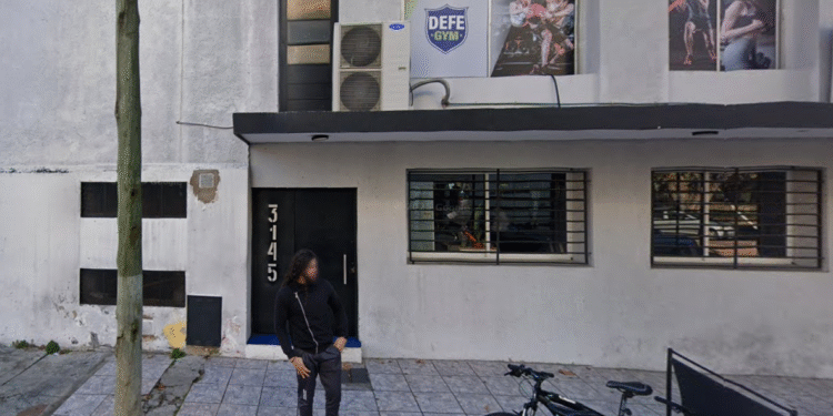 Empleados del gimnasio "Defensores de Santos Lugares" protestan en Instagram contra el dueño