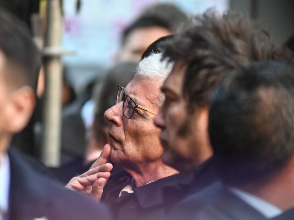 Milei viaja a EE. UU. mientras define quién reemplazará a Cúneo en Justicia