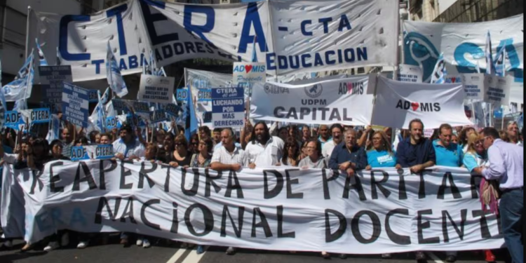 Paritaria docente: El Gobierno bonaerense acuerda nuevo aumento tras el paro nacional