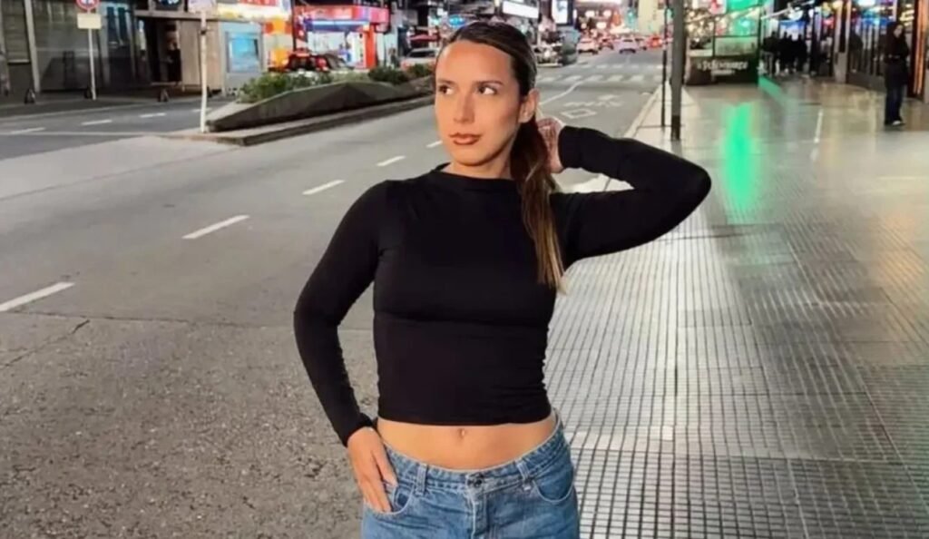 Agostina Páez, la abogada argentina en Brasil, sigue con tobillera y espera resolución judicial