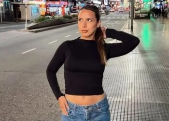 Agostina Páez, la abogada argentina en Brasil, sigue con tobillera y espera resolución judicial