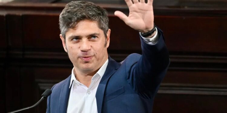 Kicillof se presenta como escudo ante el ajuste de Milei y llama a la unidad en la crisis