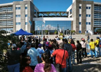 Conflictos docentes en cuatro provincias: paritarias cerradas y reclamos de reapertura