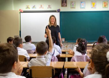 Los colegios privados de la Provincia de Buenos Aires piden aumentar cuotas tras ajustes salariales docentes