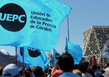 Conflicto docente: provincias bajo el ala de Milei enfrentan paros y reclamos salariales