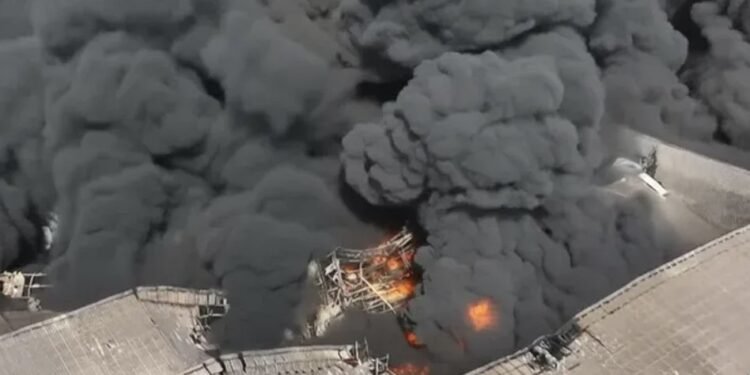 Incendio en Francisco Álvarez: continúa activo, pero la situación está controlada