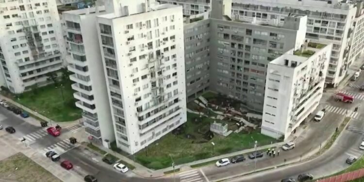 Derrumbe en Parque Patricios: el Gobierno garantiza alojamiento a evacuados por el siniestro