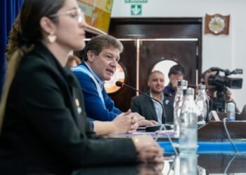 Gustavo Melella sorprende y solicita adhesión de Tierra del Fuego al RIGI en su apertura legislativa