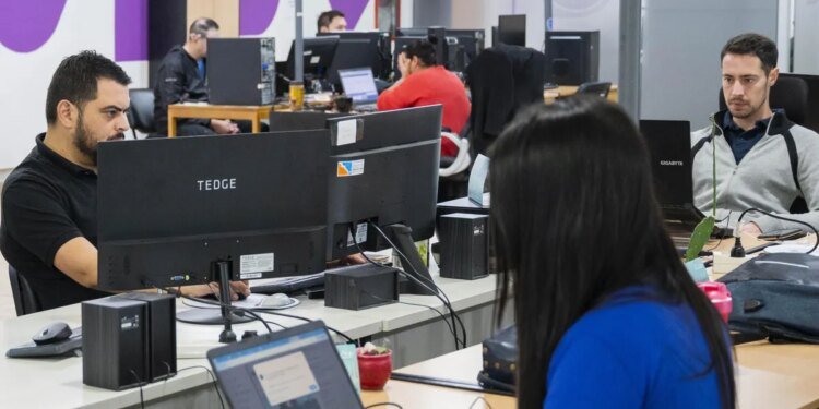 Gremios y Provincia de Buenos Aires acordaron un 20% extra en salarios básicos para estatales