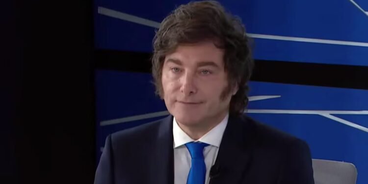 Milei desafía a la oposición: "No me van a llevar puesto como a Macri"