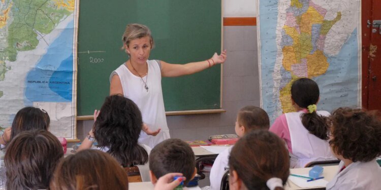 Gobierno bonaerense presentó nueva oferta salarial a docentes tras rechazo previo y paros