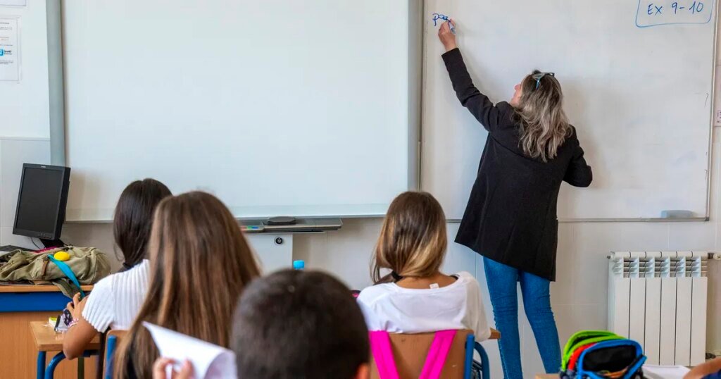 Docentes evalúan nueva oferta salarial del gobierno bonaerense en paritarias de marzo
