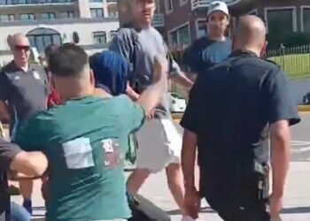 Detienen a joven por robos en Mar del Plata y vecinos lo agreden en plena intervención