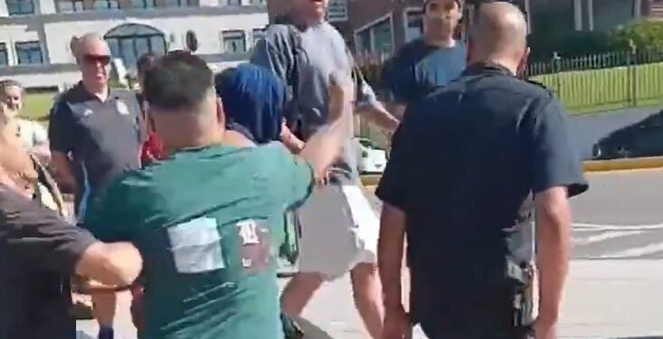 Detienen a joven por robos en Mar del Plata y vecinos lo agreden en plena intervención