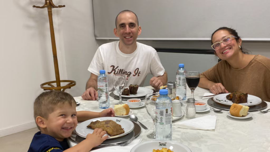 Nahuel Gallo se reencuentra con su familia tras 448 días de cautiverio en Venezuela