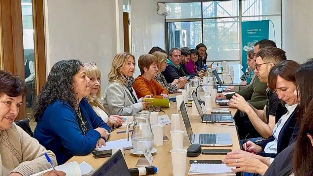 Gobierno de la Provincia de Buenos Aires ofrece 9% de aumento salarial a docentes en tres cuotas