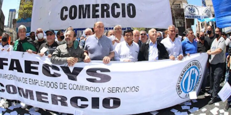 Aumento salarial confirmado para empleados de comercio en abril de 2026