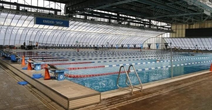 Tragedia en Mar del Plata: un nadador falleció tras descompensarse en la pileta