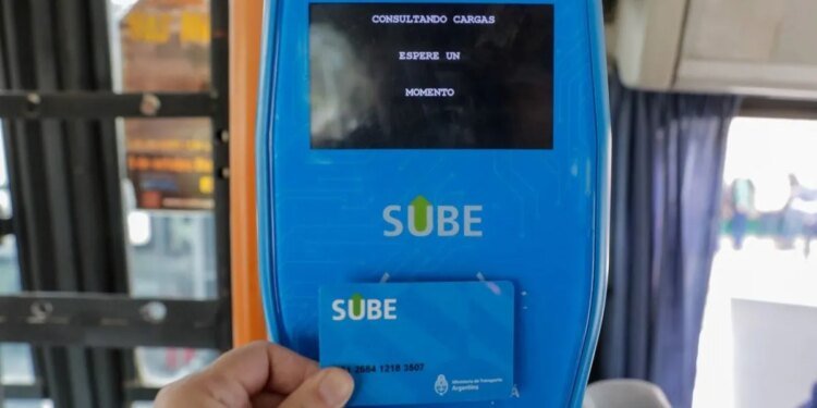 La Provincia de Buenos Aires lanzó el Boleto Estudiantil para aliviar gastos en el ciclo lectivo