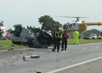 Tragedia en la autopista Rosario-Santa Fe: dos muertos en choque entre colectivo y camioneta