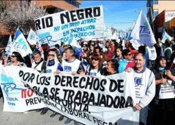 Docentes de Río Negro anuncian paro por el 8M y exigen convocatoria a paritaria antes del 11