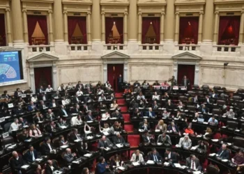 Cámara de Diputados debate la Ley de Glaciares y promete una sesión maratónica hasta la madrugada
