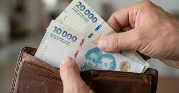 Los salarios crecieron 2,5% en enero, pero siguen por debajo de la inflación en CABA