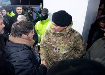 Kicillof en Tierra del Fuego: Vigilia por Malvinas y fuertes críticas a la gestión de Milei