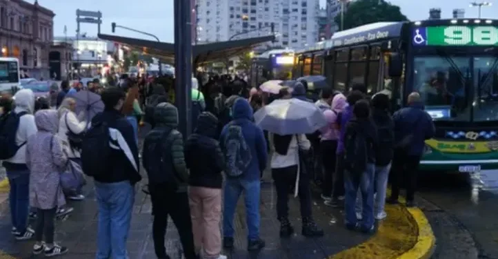 El Gobierno multó a empresas de colectivos por la reducción de servicios en Buenos Aires