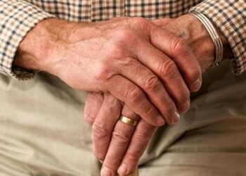 Jubilados y pensionados ya saben cuándo cobrarán el bono extraordinario de abril 2026