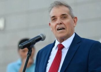 Chubut convocará a paritaria docente y asegura pago de sueldos para el inicio de mayo