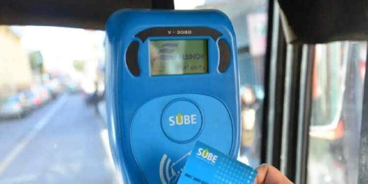 Aumentan las tarifas de colectivos, subte y peajes en el AMBA desde mayo 2026