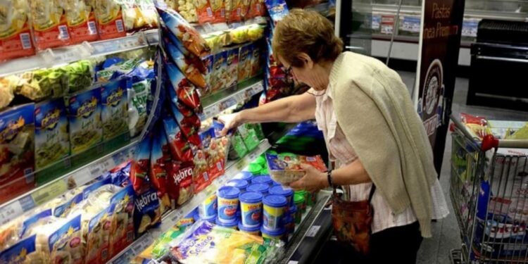 Descuentos para jubilados en abril: ¿cuánto se puede ahorrar en supermercados?