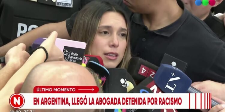 Agostina Páez volvió a Argentina y confesó: “Tenía terror de ir a la cárcel”