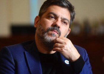 Carlos Bianco, ministro de Gobierno de la Provincia de Buenos Aires, operado de apendicitis en España