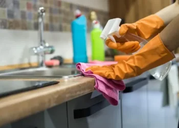 Empleadas domésticas: nuevos salarios para mayo y la انتظار por la paritaria 2026