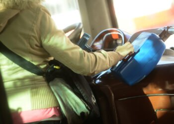 Inflación de marzo: aumentan 5,4% los colectivos en mayo y el dólar rebasará los $1.760