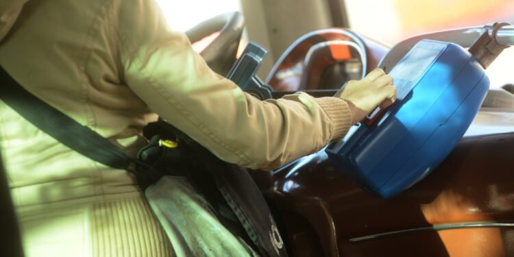 Inflación de marzo: aumentan 5,4% los colectivos en mayo y el dólar rebasará los $1.760