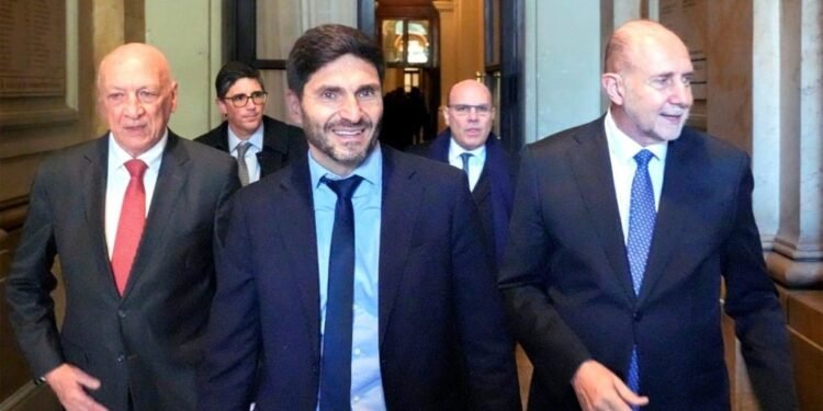 Santa Fe firma convenio con ANSES: ¿cuánto se cobrarán por el déficit jubilatorio?