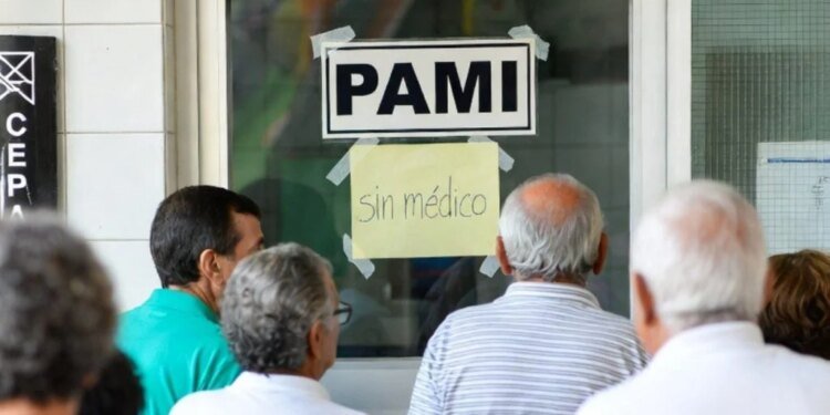 El Colegio de Médicos alertó sobre el colapso del PAMI: ¿qué pasará con los jubilados?