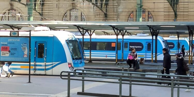 Descarriló tren Sarmiento en Liniers: complicaciones y demoras en el servicio