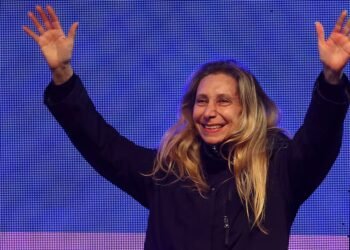 Karina Milei y Santilli se reúnen en Suipacha: arranca la carrera electoral 2027 en la Provincia de Buenos Aires