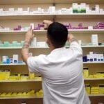 La Provincia de Buenos Aires refuerza programa de medicamentos tras freno nacional