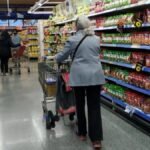 Descuentos para jubilados: ¿cuánto se puede ahorrar en supermercados este abril?
