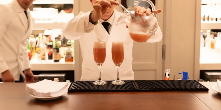 Aumento de sueldos para gastronómicos: nuevos salarios se aplican desde abril 2026