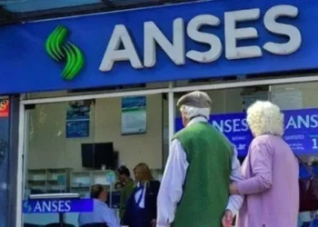 ANSES inicia pagos con aumento del 2,9% y bono de $70.000: ¿quiénes y cuándo cobran?