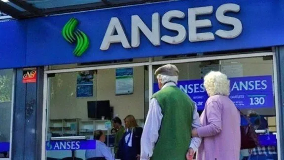 ANSES inicia pagos con aumento del 2,9% y bono de $70.000: ¿quiénes y cuándo cobran?