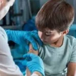 Mendoza: descubren venta de certificados falsos de vacunación a familias antivacunas